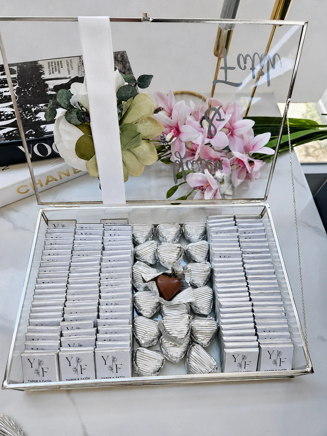 Kişiye Özel İsteme & Nişan Çikolatası — Cam Kutu ve Premium Buket Seti